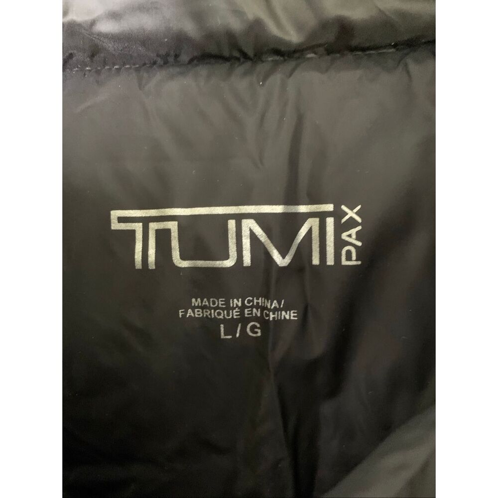 TUMI Pax Women's vest puffer down black size large NEW WITH TAGS - Picture 3 of 7
